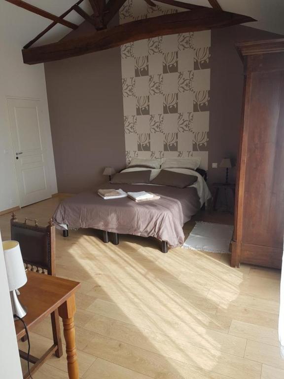 Le Domaine De Bellevue Bed and Breakfast Tanzac Exteriör bild