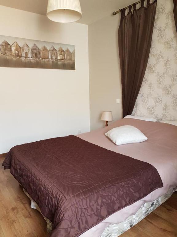Le Domaine De Bellevue Bed and Breakfast Tanzac Exteriör bild