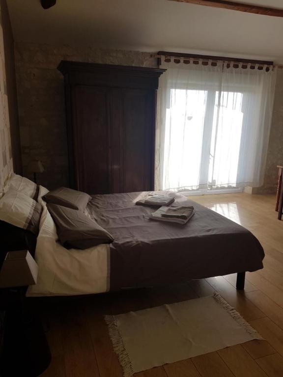 Le Domaine De Bellevue Bed and Breakfast Tanzac Exteriör bild