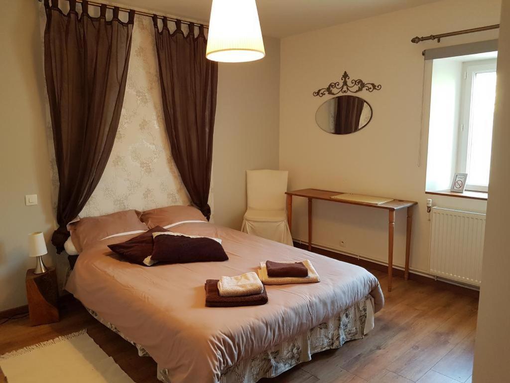 Le Domaine De Bellevue Bed and Breakfast Tanzac Exteriör bild